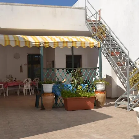Con Veranda A Ll80 Nyaraló San Foca
